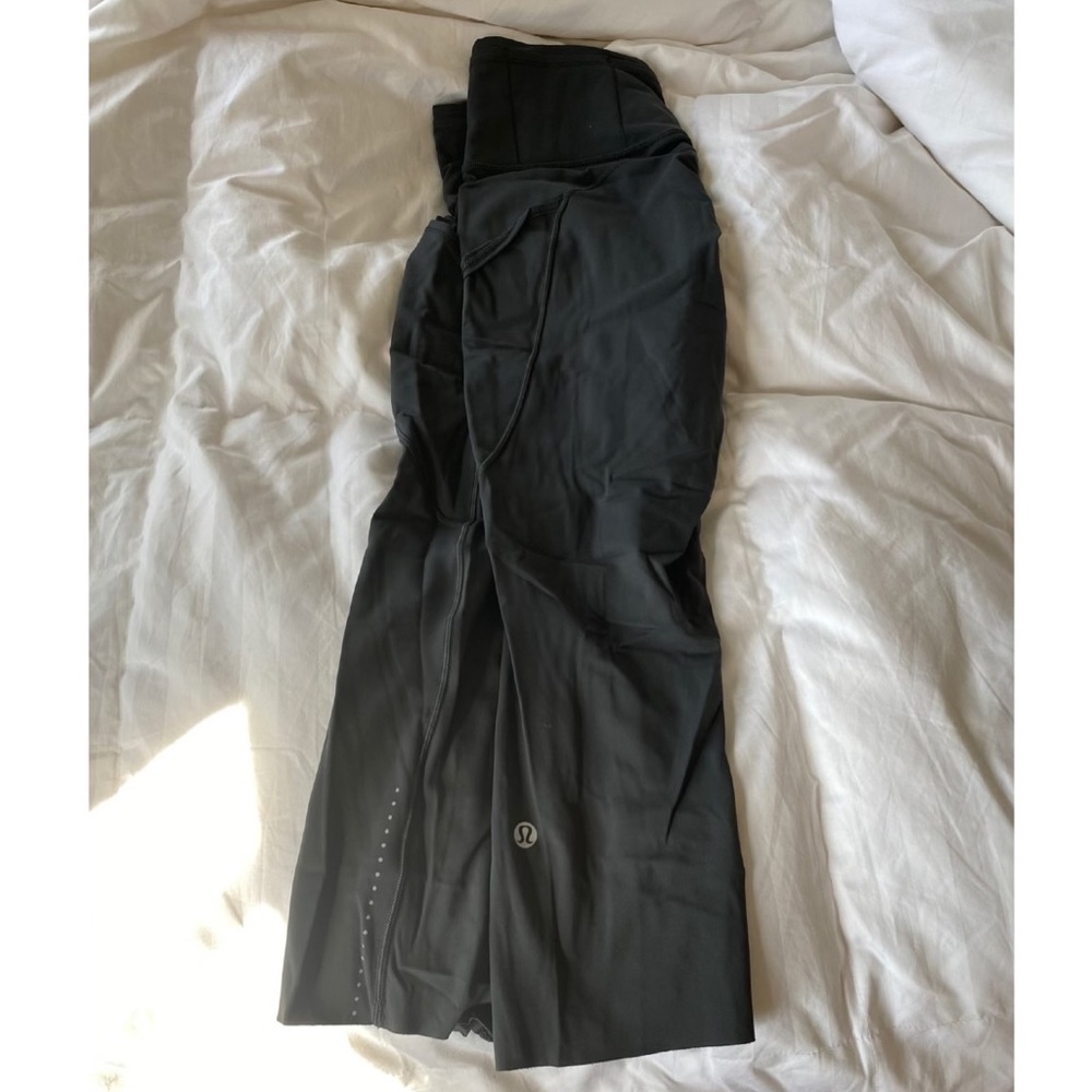 lululemon fast and free crops. Size 8.